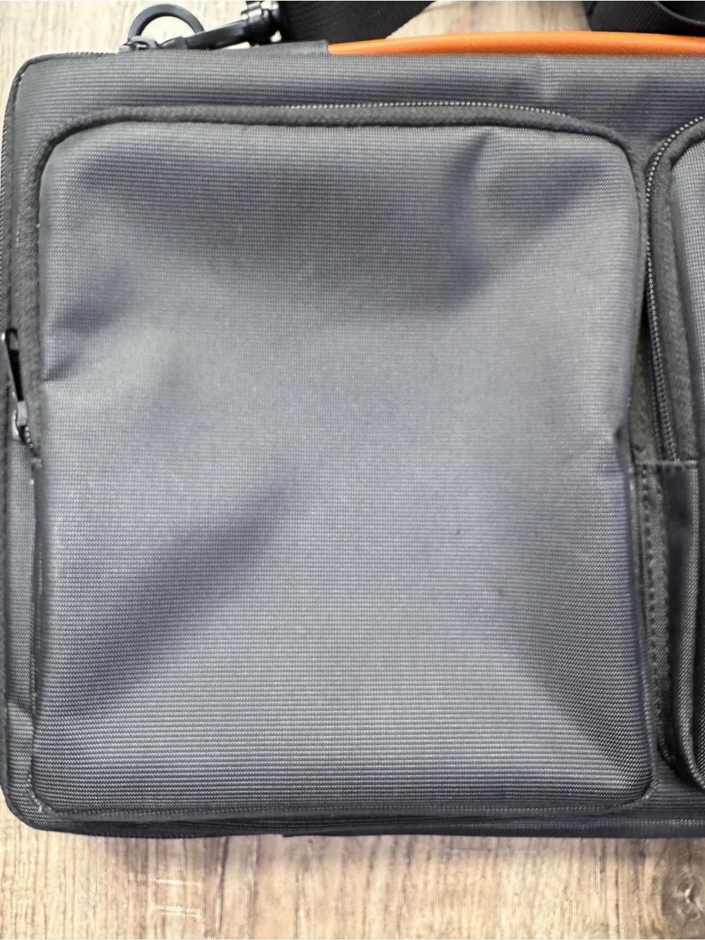 Tomtoc bag built